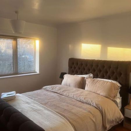 Home In Basildon, Essex Екстериор снимка