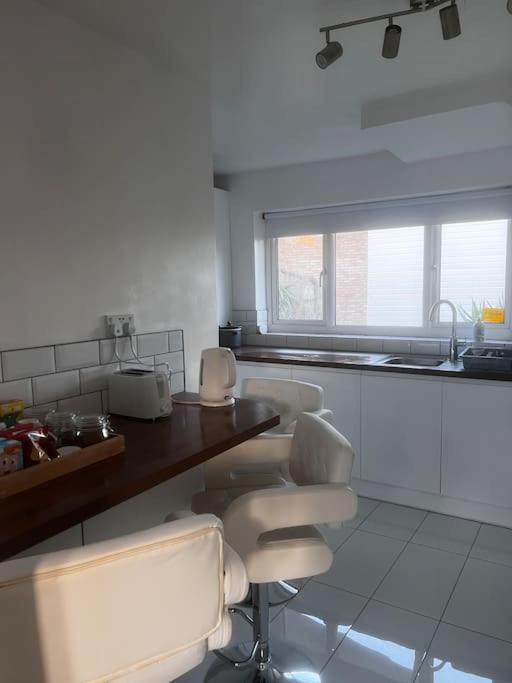 Home In Basildon, Essex Екстериор снимка