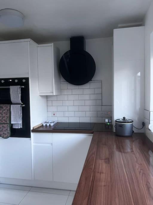 Home In Basildon, Essex Екстериор снимка