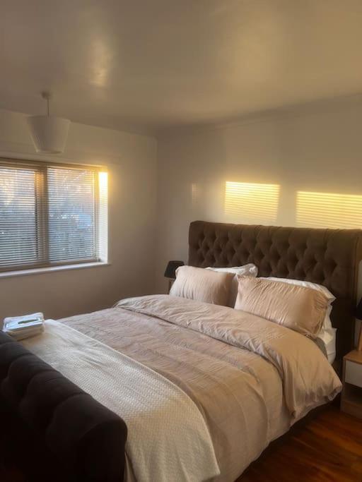 Home In Basildon, Essex Екстериор снимка