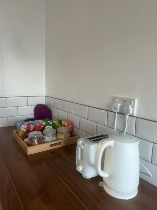 Home In Basildon, Essex Екстериор снимка