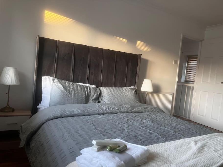 Home In Basildon, Essex Екстериор снимка