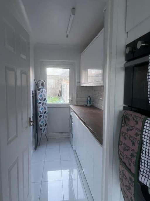 Home In Basildon, Essex Екстериор снимка