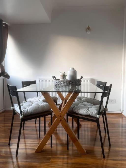 Home In Basildon, Essex Екстериор снимка