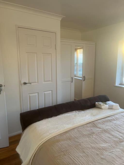 Home In Basildon, Essex Екстериор снимка